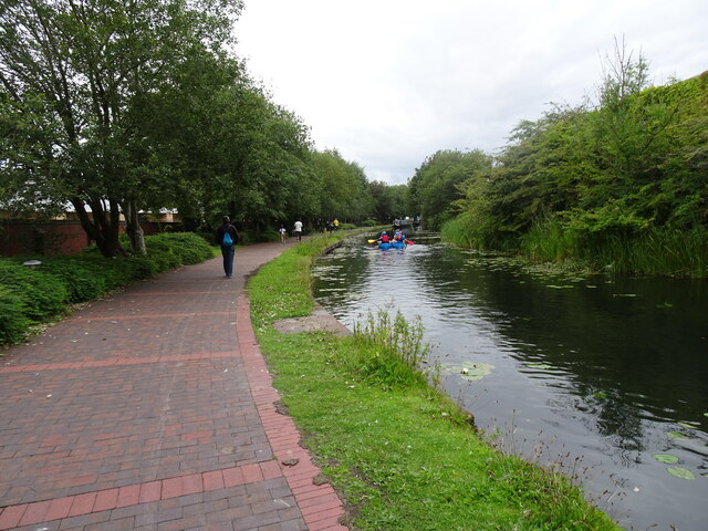 Canal View Gordon Griffiths Cc By Sa Geograph Britain And Ireland