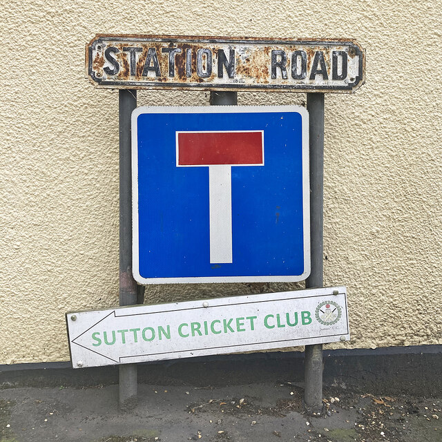 Sutton Station Road Signs John Sutton Cc By Sa Geograph