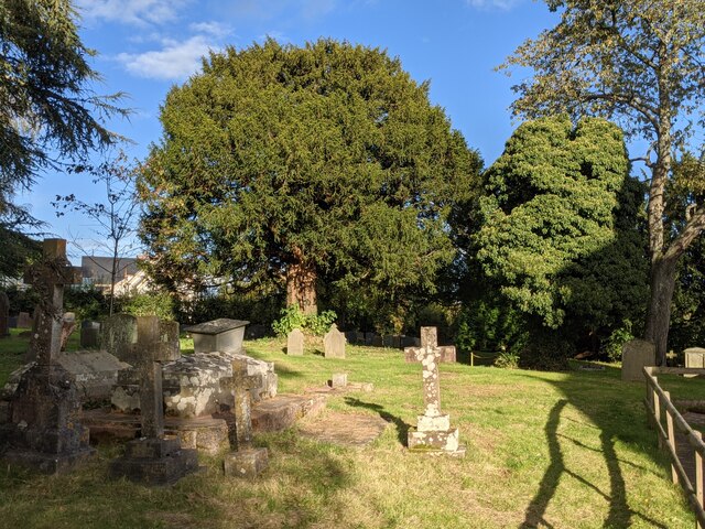 Churchyard At St Deinst S Church Fabian Musto Cc By Sa