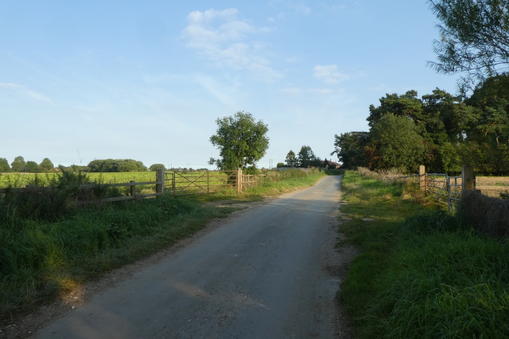 Gates Along Shepherds Lane Ds Pugh Cc By Sa Geograph Britain