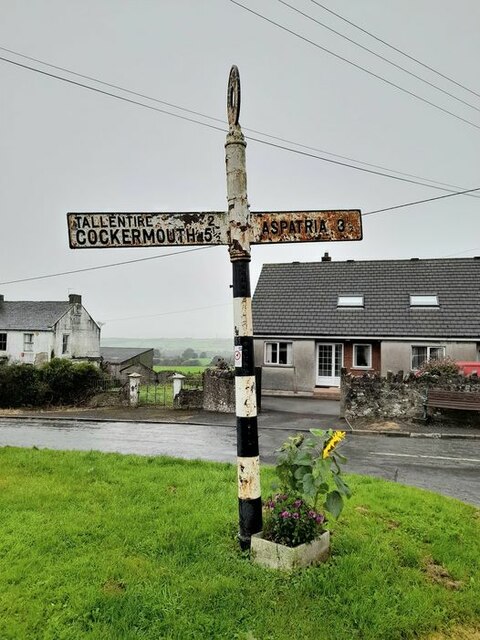 Direction Sign Signpost In Gilcrux B Todd Cc By Sa Geograph