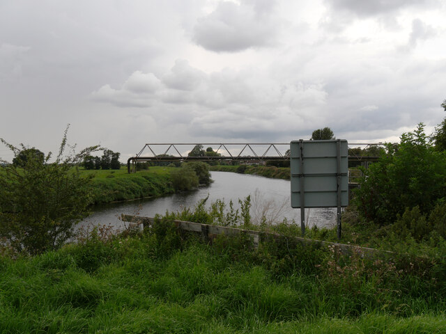 The River Aire Seen From West Haddlesey Habiloid Geograph