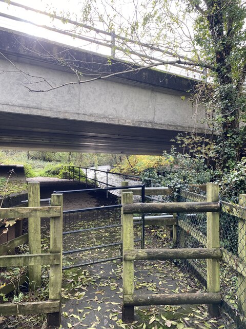 Footpath Beneath Newport Road Alan Hughes Cc By Sa 2 0 Geograph