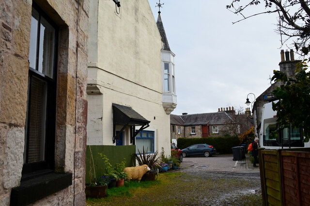 Raemartin Square West Linton Jim Barton Cc By Sa 2 0 Geograph