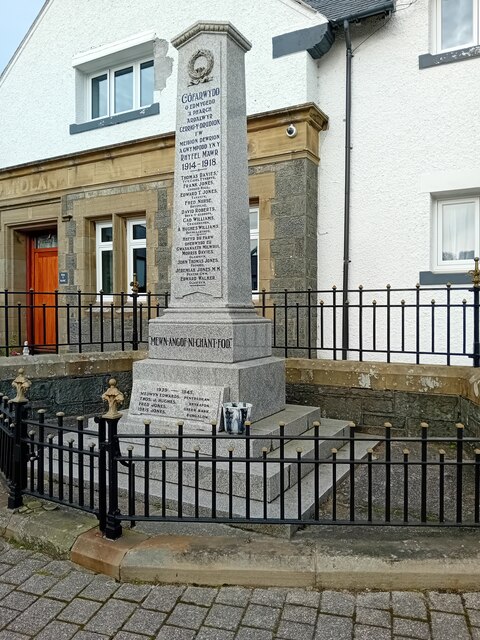 Cerrig Y Drudion War Memorial David Bremner Cc By Sa 2 0 Geograph