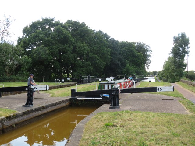 Trent And Mersey Canal Lock Richard Rogerson Cc By Sa