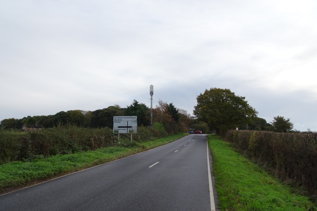 Phone Mast On Towthorpe Moor Road Ds Pugh Cc By Sa Geograph