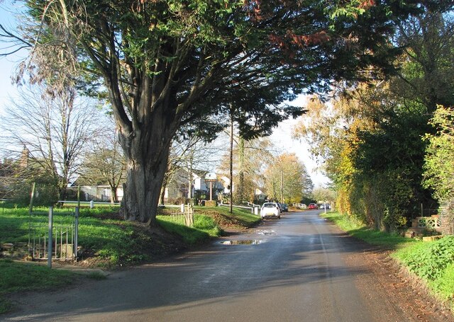 View Along Hardley Road Evelyn Simak Geograph Britain And Ireland