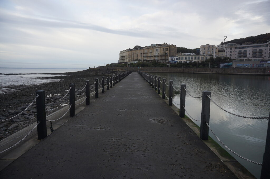 Turf Zone Marinedam Ian S Cc By Sa Geograph Britain And Ireland