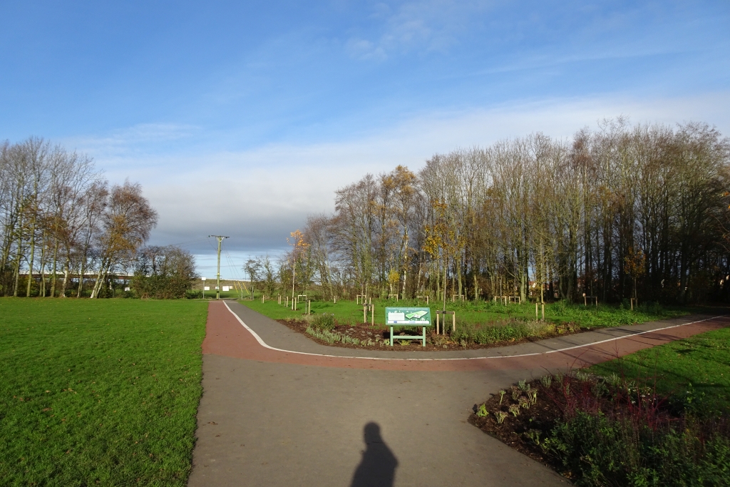 Paths Near The Leisure Centre Ds Pugh Cc By Sa Geograph