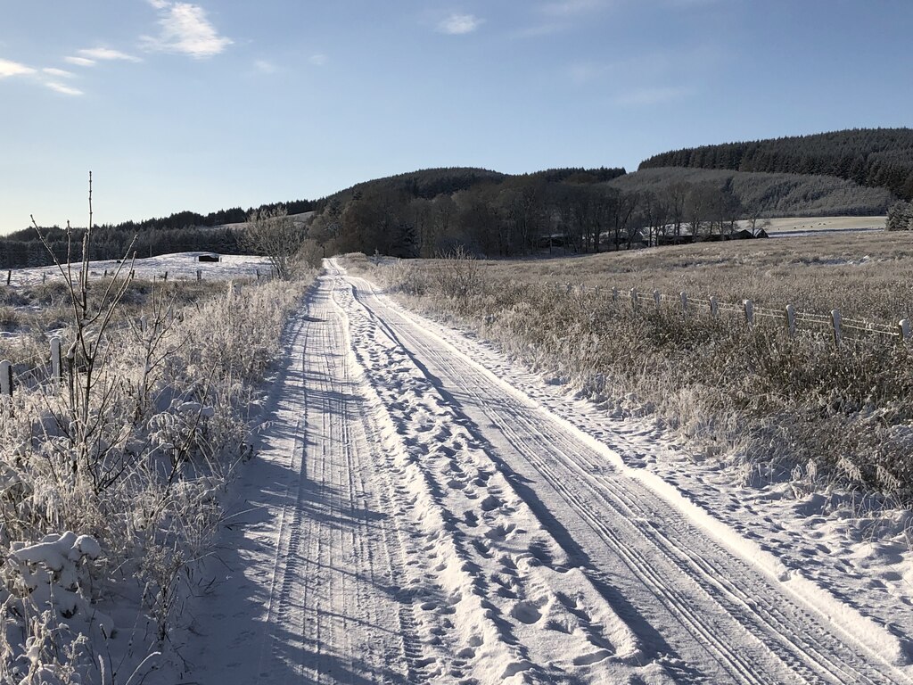 Road To Cloich Richard Webb Cc By Sa 2 0 Geograph Britain And Ireland