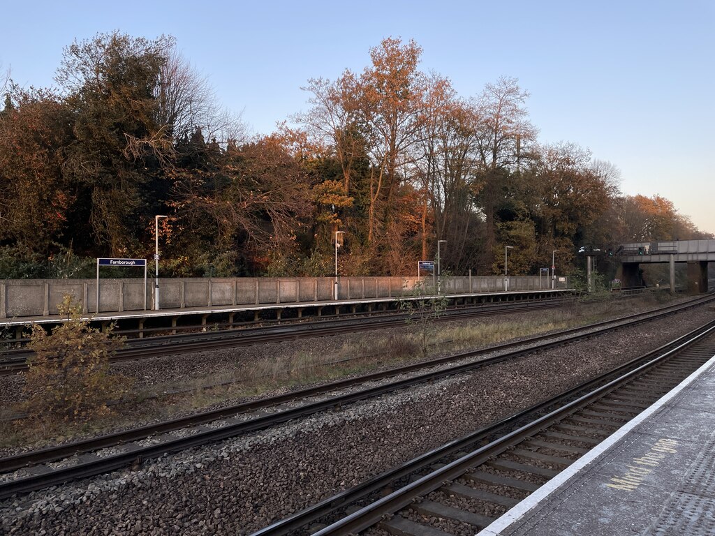 An Empty Platform 1 Farnborough Mr Ignavy Cc By Sa 2 0 Geograph