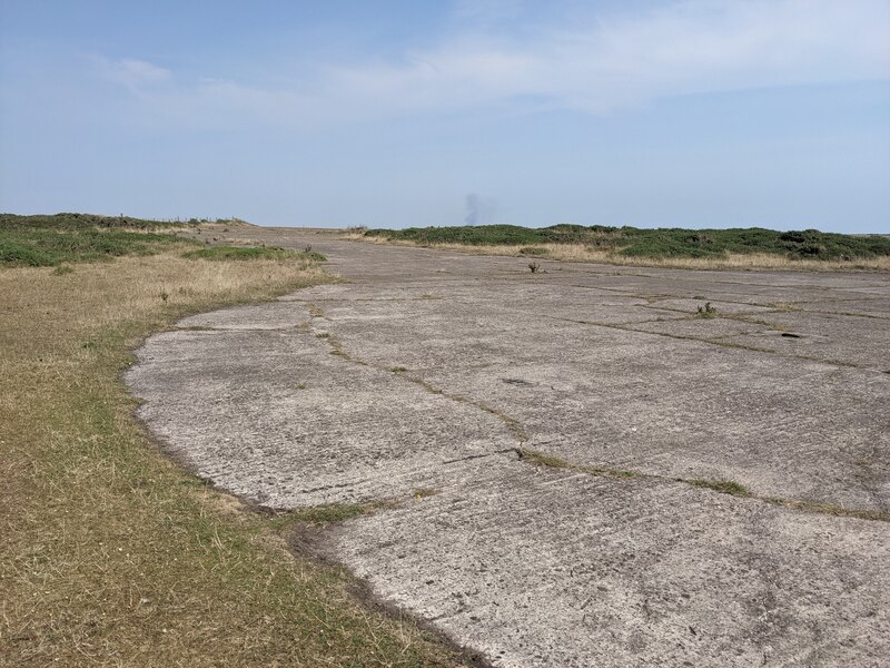 A Concrete Road On The Old Airfield David Medcalf Cc By Sa 2 0