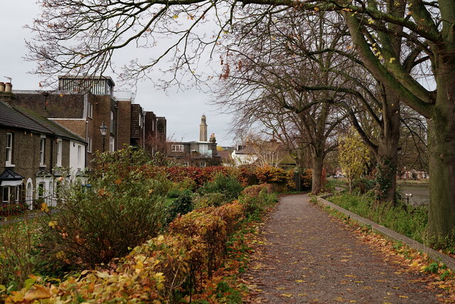 Beside The River Thames Peter Trimming Geograph Britain And Ireland