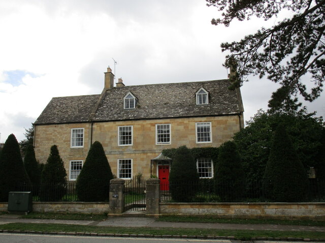 High Street Broadway Jonathan Thacker Cc By Sa Geograph