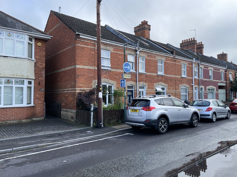 Houses Along Spring Road Mr Ignavy Cc By Sa Geograph Britain