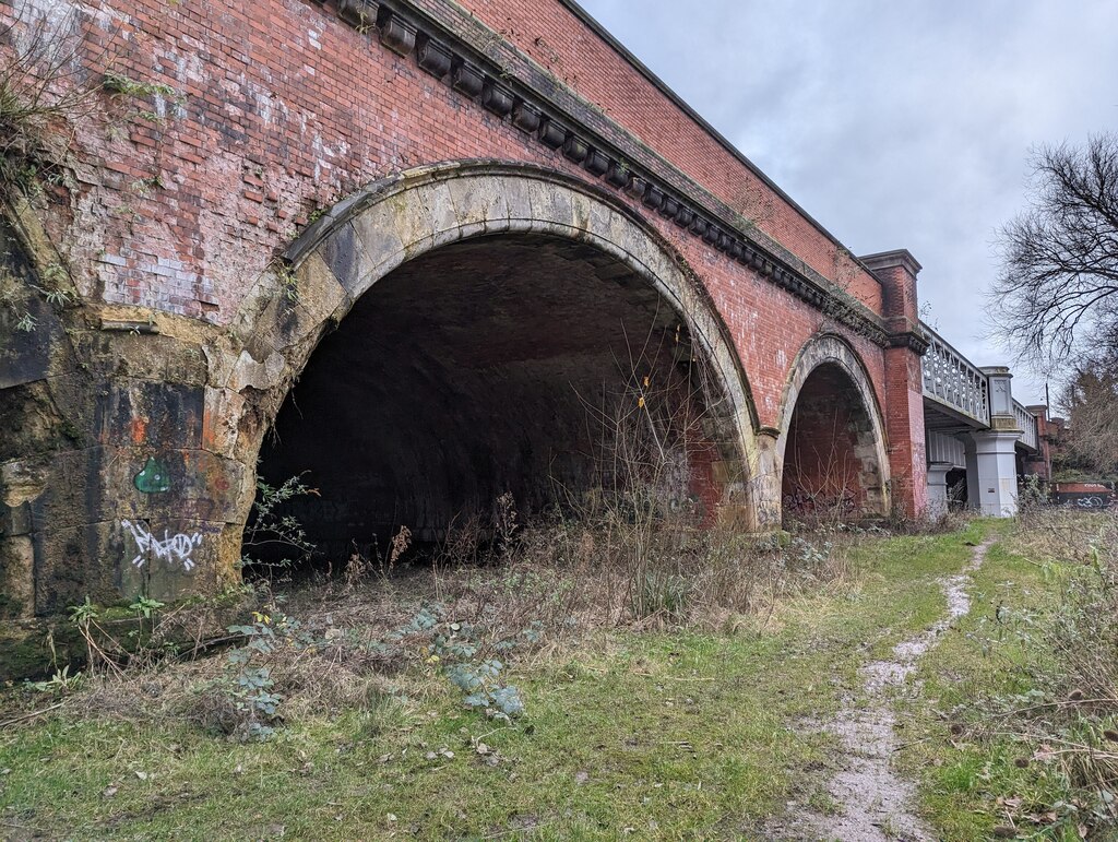 Arches Of The Railway Bridge TCExplorer Cc By Sa 2 0 Geograph