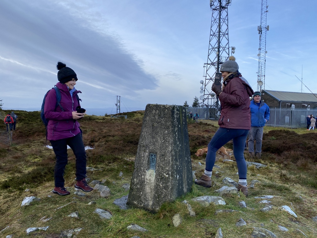 Walkers At Bessy Bell Trig Point Kenneth Allen Cc By Sa 2 0