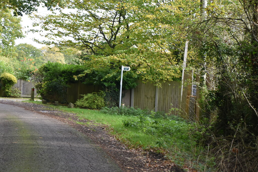 Footpath Off Brissenden Green Lane N Chadwick Cc By Sa 2 0