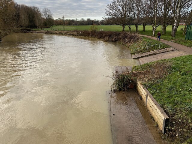 River Avon Below Charter Bridge Warwick Robin Stott Cc By Sa 2 0