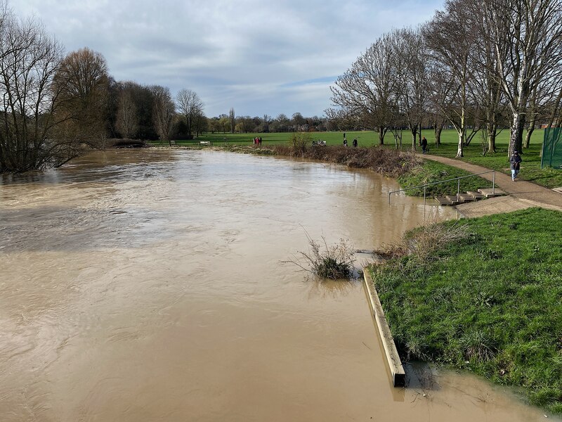 River Avon Below Charter Bridge Warwick Robin Stott Cc By Sa 2 0