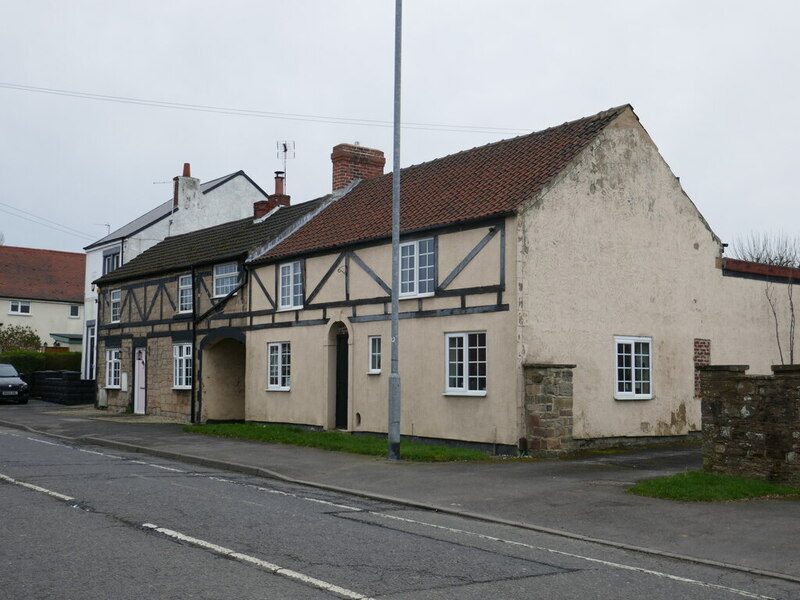 Mock Timbered Cottages Mansfield Road Jonathan Thacker Cc By Sa