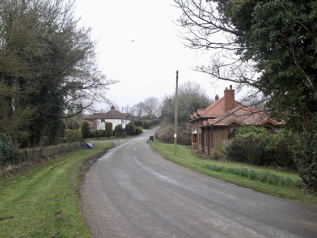 Houses At Muckton Bottom David Brown Geograph Britain And Ireland