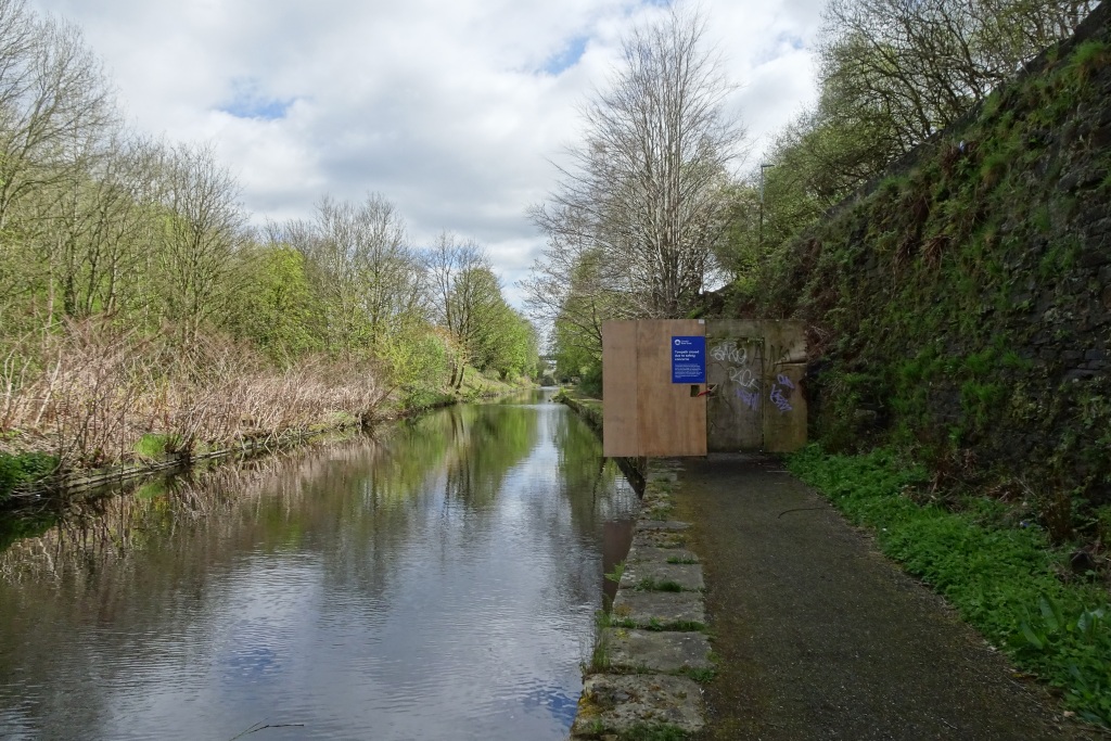 Towpath Closure Near Bridge 30 DS Pugh Cc By Sa 2 0 Geograph