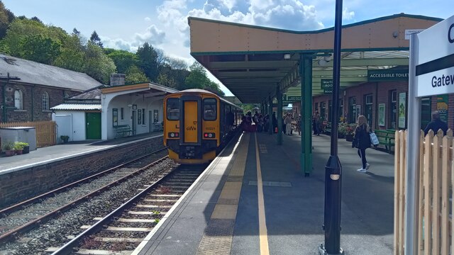 Okehampton Railway Station Peter Whatley Cc By Sa Geograph