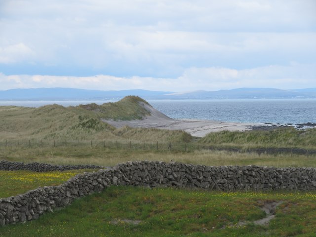 A Glimpse Of Beach And Dunes Gordon Hatton Geograph Ireland