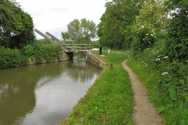 Lift Bridge By The Oxford Canal Walk Philip Jeffrey Cc By Sa