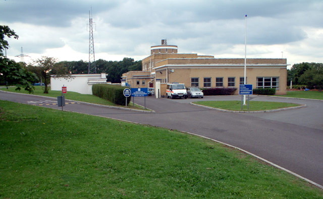 metropolitan-police-dog-training-philip-talmage-geograph