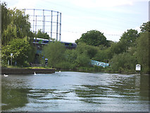 SU7373 : Entrance to the Kennet and Avon Canal by Robin Williams