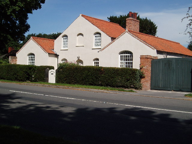 Tuxford School Logo