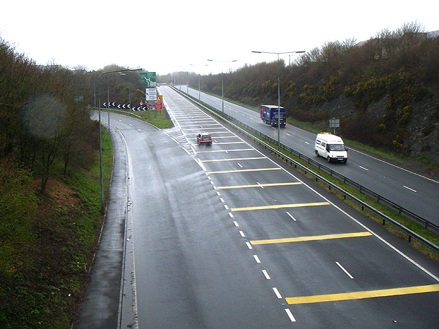 dual-carriageway-empty-cycling-uphill