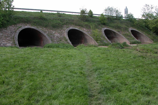 Under Tunnel