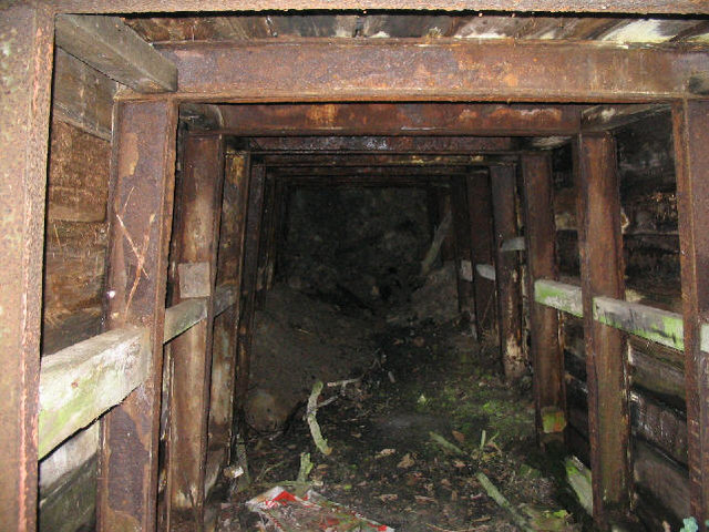 inside-mine-shaft-peter-craine-cc-by-sa-2-0-geograph-britain-and