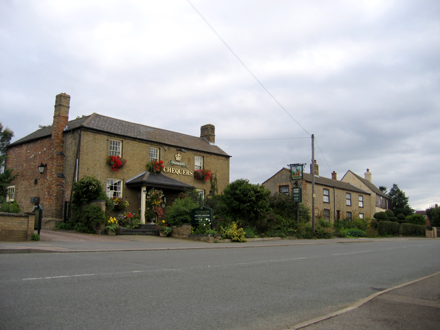 Chequers Pub, Sutton, Cambs © Rodney Burton Cc-by-sa 2.0 :: Geograph 