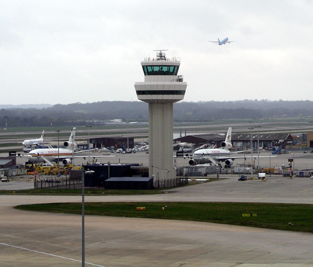 gatwick-air-traffic-control-tower-andy-potter-geograph-britain-and