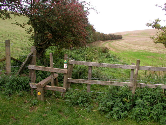 footpath-stile-andy-beecroft-geograph-britain-and-ireland