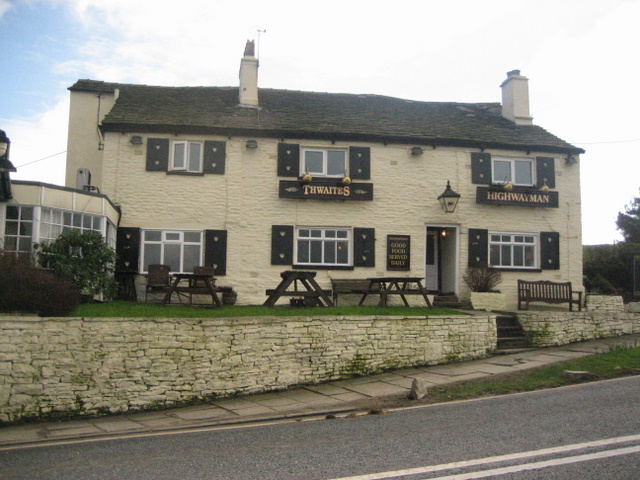 the-highwayman-inn-roger-temple-cc-by-sa-2-0-geograph-britain-and