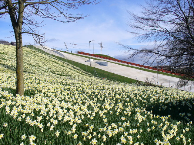 dry-ski-slope-kaimhill-colin-smith-geograph-britain-and-ireland