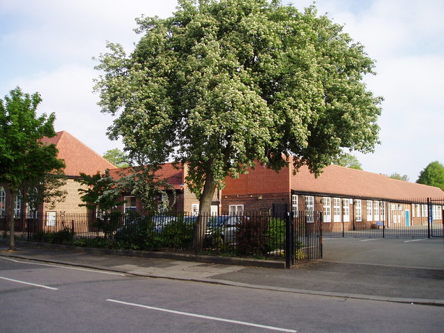 Moss Park Junior School Stretford © R Greenhalgh Geograph Britain