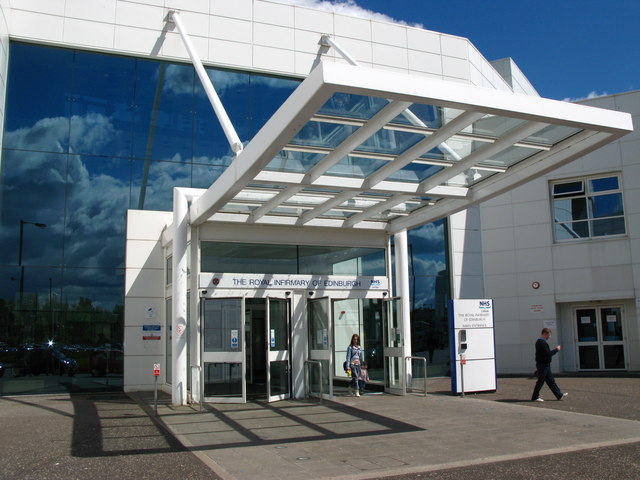 main-entrance-edinburgh-royal-infirmary-lisa-jarvis-cc-by-sa-2-0