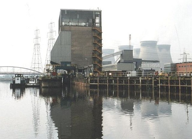 2001 : Ferrybridge Power Station © Maurice Pullin Cc-by-sa/2.0 ...