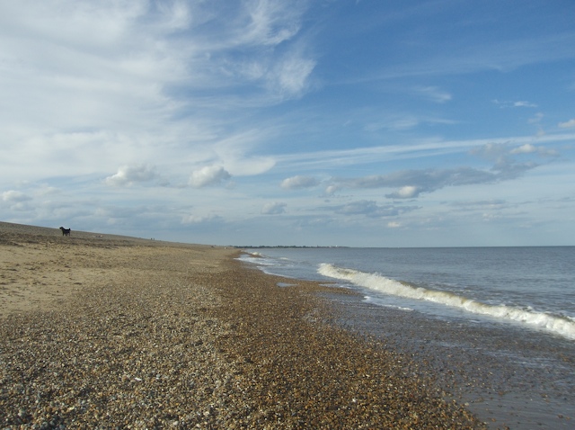 Dunwich Beach Looking North © Simon Richardson Cc-by-sa 2.0 :: Geograph 