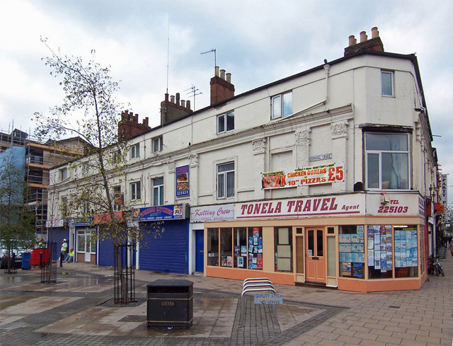 Terrace Shops On Spring Street Hull David Wright Cc By Sa