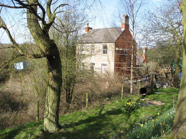 Chesterfield Canal Derelict House View Alan Heardman Cc By Sa 2 0