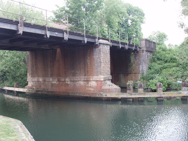 Grand Union Canal Bridge 208a - Hounslow © David Hawgood Cc-by-sa 2. 