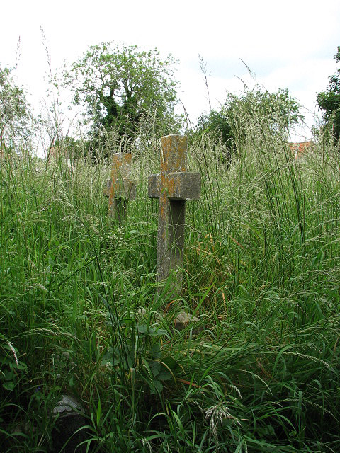 St Mary S Church Churchyard Evelyn Simak Cc By Sa Geograph